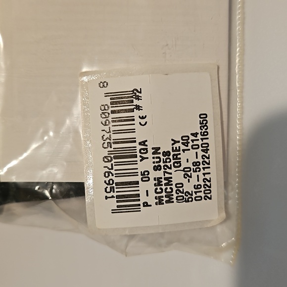 NWT MCM725S 52-20-140 grey sunglasses with hard case and cleaning cloth - Picture 8 of 15